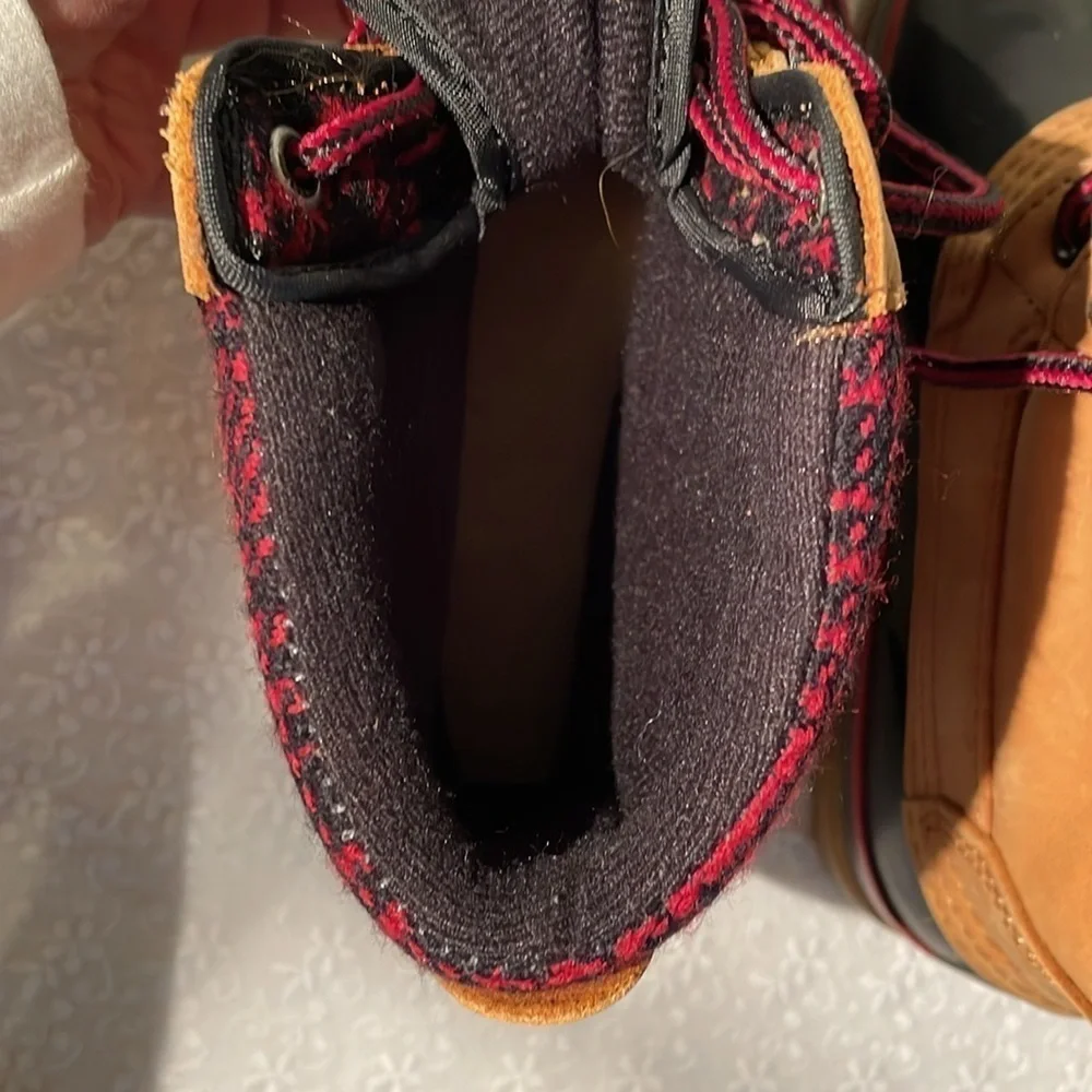 BASS Women’s Waterproof Duck Boots size 5 Thermolite